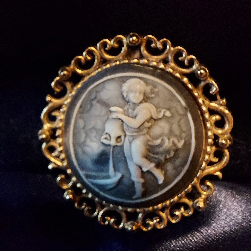 Cameo Brooch or Pendant, Boy w/ Waterpitcher, Goldtone, Unbranded.